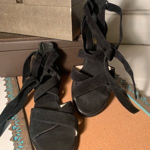 Louise et Cie Black Suede Tie Sandals (S4)